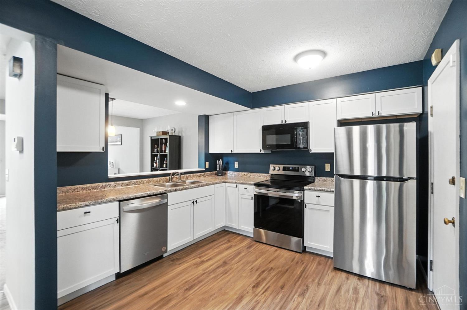 Anderson Twp, Ohio 45255, United States, 2 Bedrooms Bedrooms, ,3 BathroomsBathrooms,Residential,Active,155358