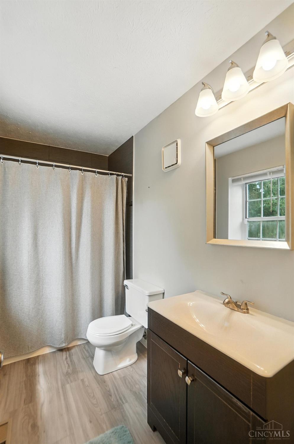 Anderson Twp, Ohio 45255, United States, 2 Bedrooms Bedrooms, ,3 BathroomsBathrooms,Residential,Active,155358