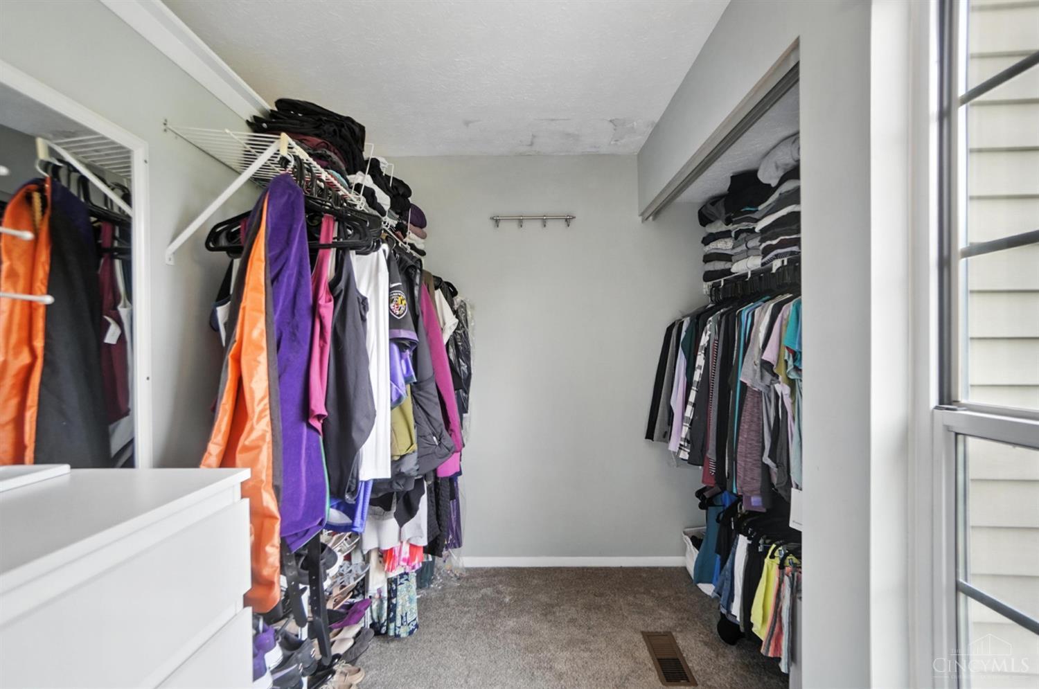 Anderson Twp, Ohio 45255, United States, 2 Bedrooms Bedrooms, ,3 BathroomsBathrooms,Residential,Active,155358