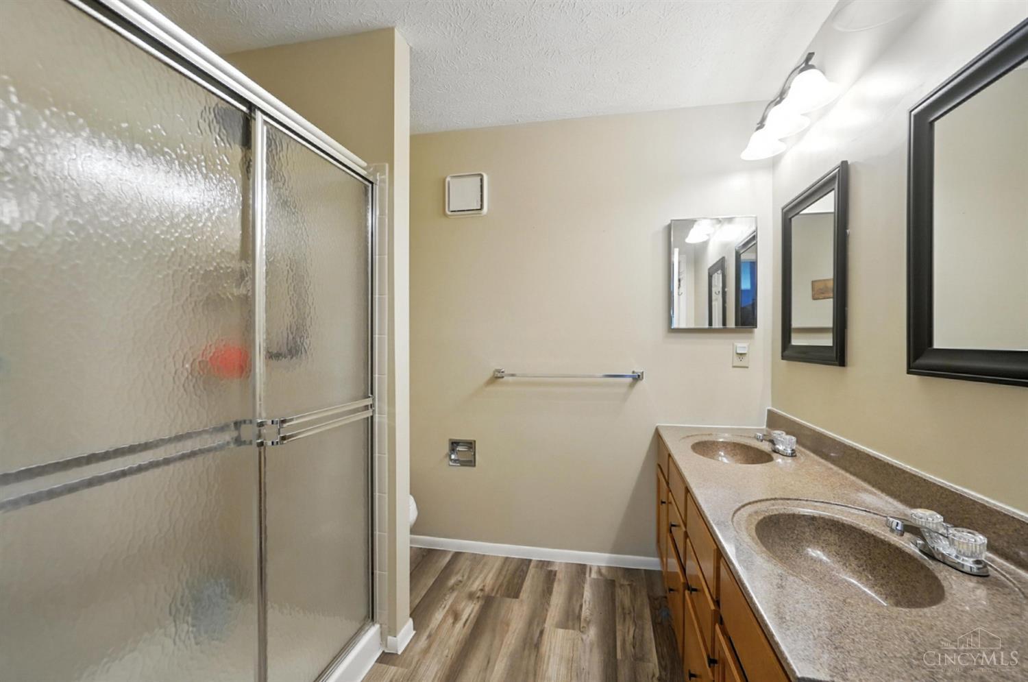 Anderson Twp, Ohio 45255, United States, 2 Bedrooms Bedrooms, ,3 BathroomsBathrooms,Residential,Active,155358