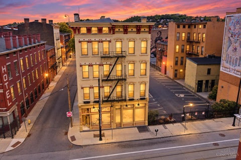 Photo of 20 W Twelfth Street #403A, Cincinnati, OH 45202 (MLS # 1898693)
