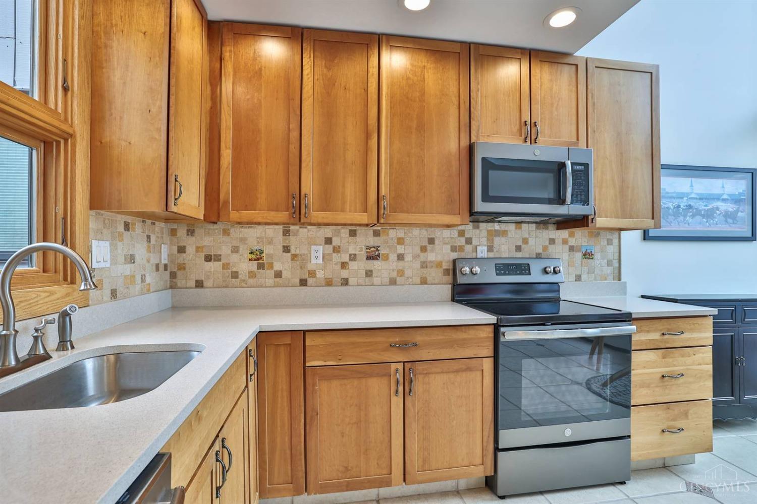 1026 Hatch Street, Cincinnati, Ohio image 17