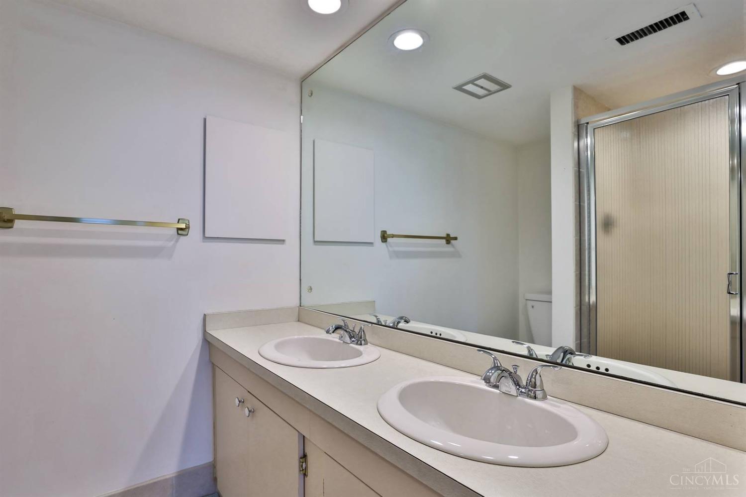 1026 Hatch Street, Cincinnati, Ohio image 31