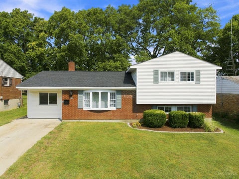 Homes For Sale - 2536 Bracebridge Drive<br/> Cincinnati, OH 45231