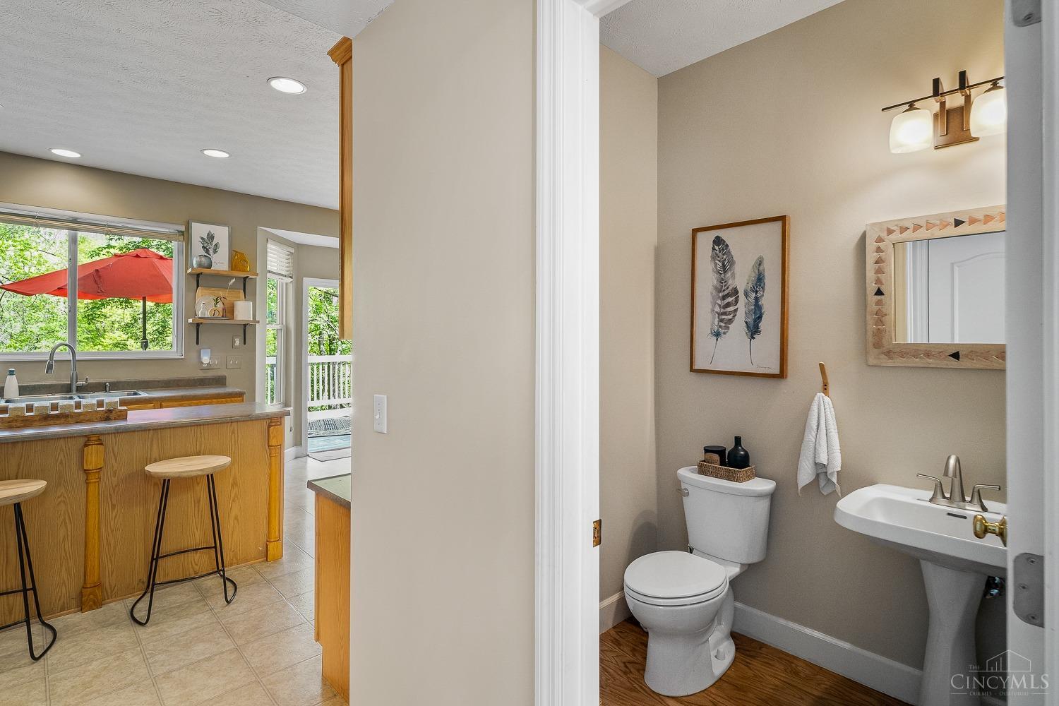 70 Clay Manor Court, Springboro, Ohio image 14