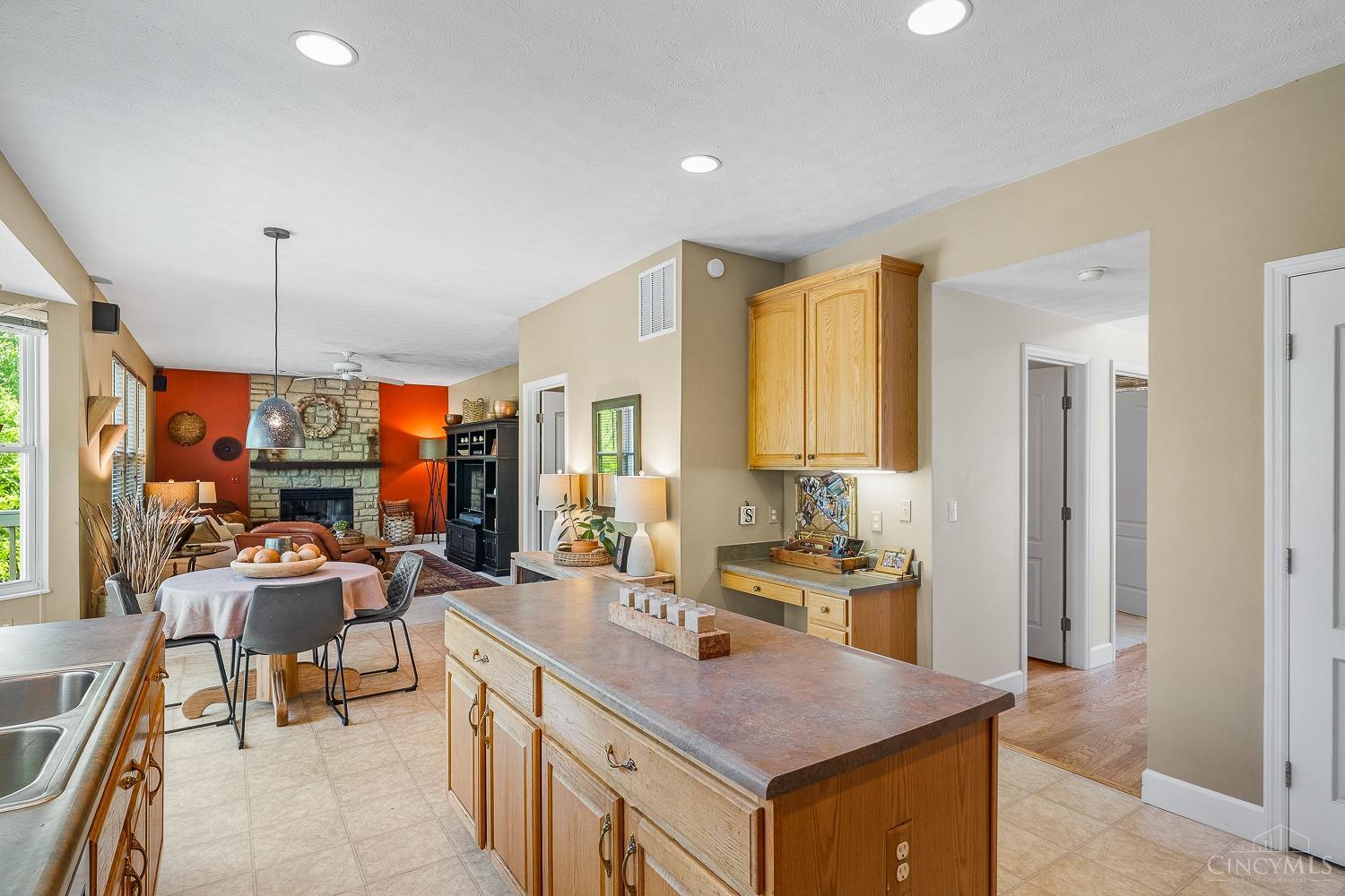70 Clay Manor Court, Springboro, Ohio image 18