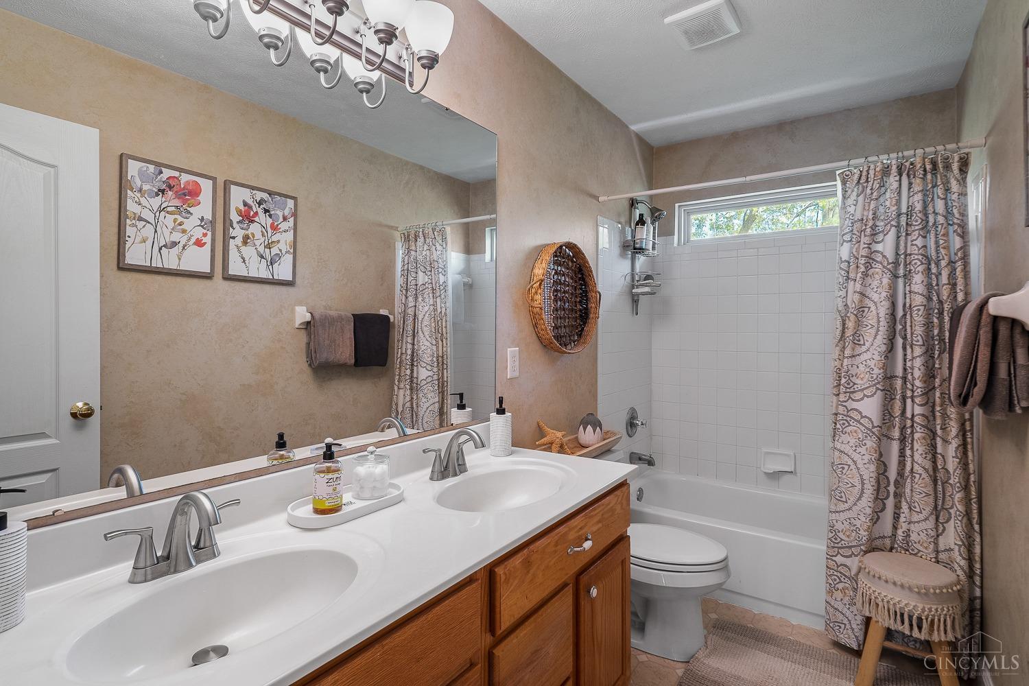 70 Clay Manor Court, Springboro, Ohio image 40