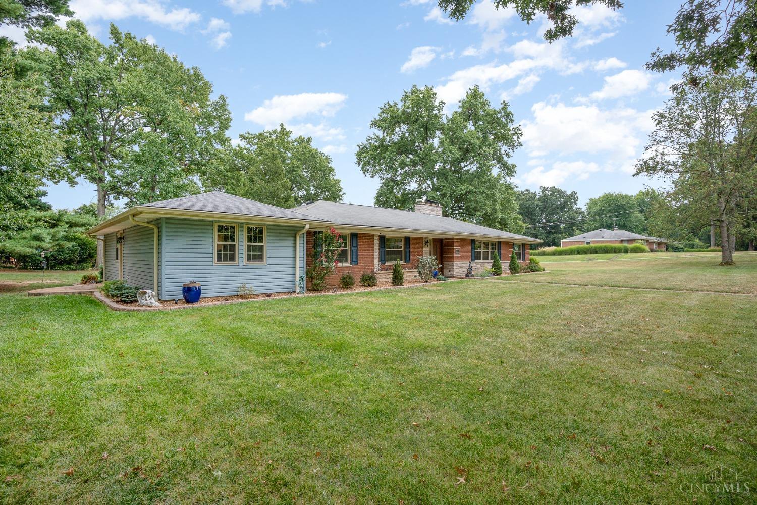 8420 Arborcrest Drive, Amberley, Ohio image 3