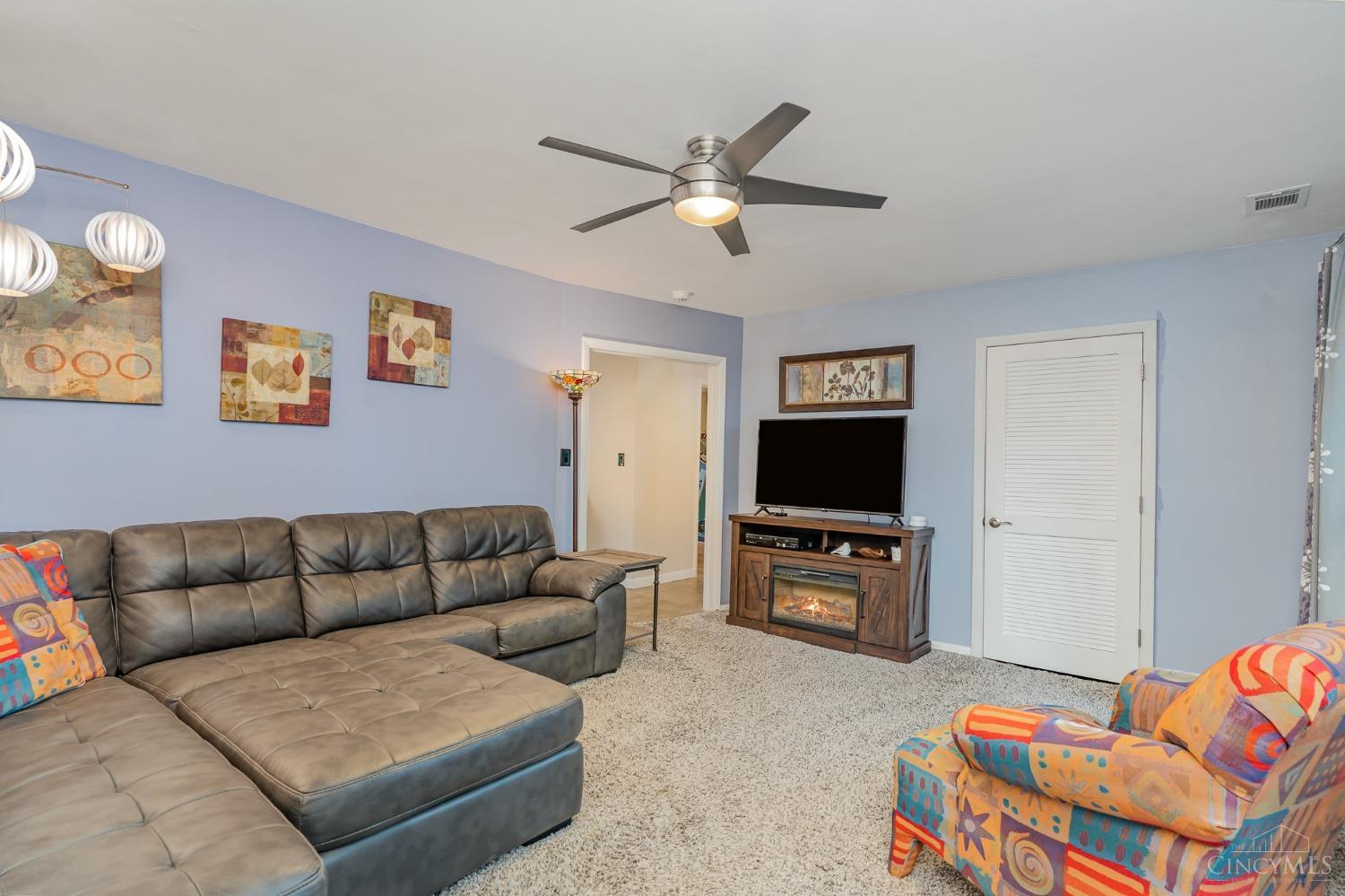 8420 Arborcrest Drive, Amberley, Ohio image 18