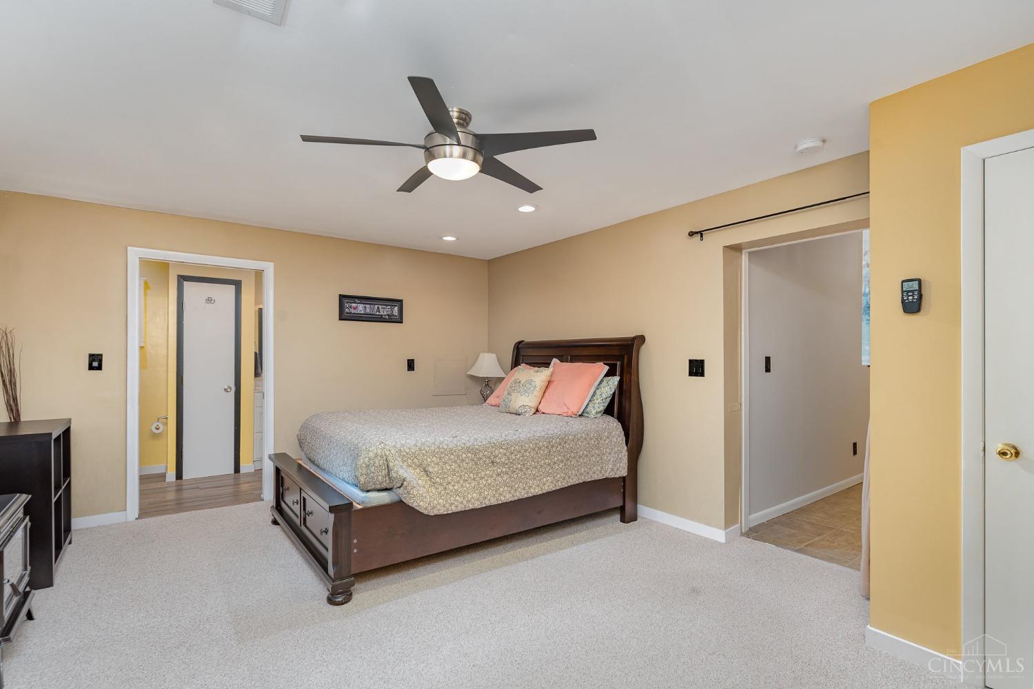 8420 Arborcrest Drive, Amberley, Ohio image 22