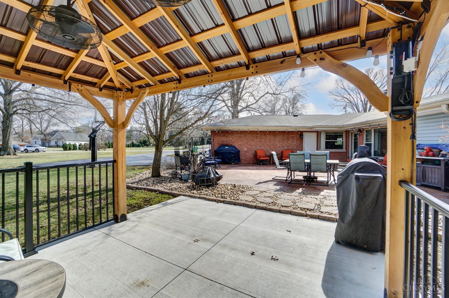 8420 Arborcrest Drive, Amberley, Ohio image 33