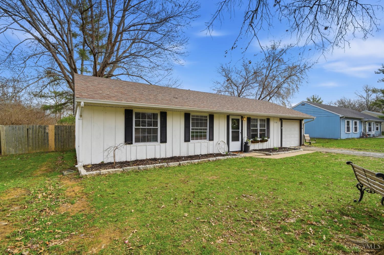 1528 W Meadowbrook Drive