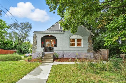 Photo of 1601 Manss Avenue, Cincinnati, OH 45205 (MLS # 1854430)