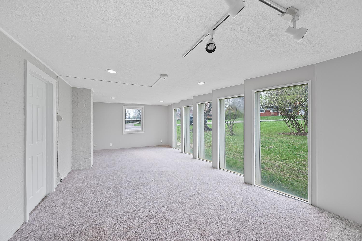 5931 Kay Drive, Fairfield, Ohio image 16