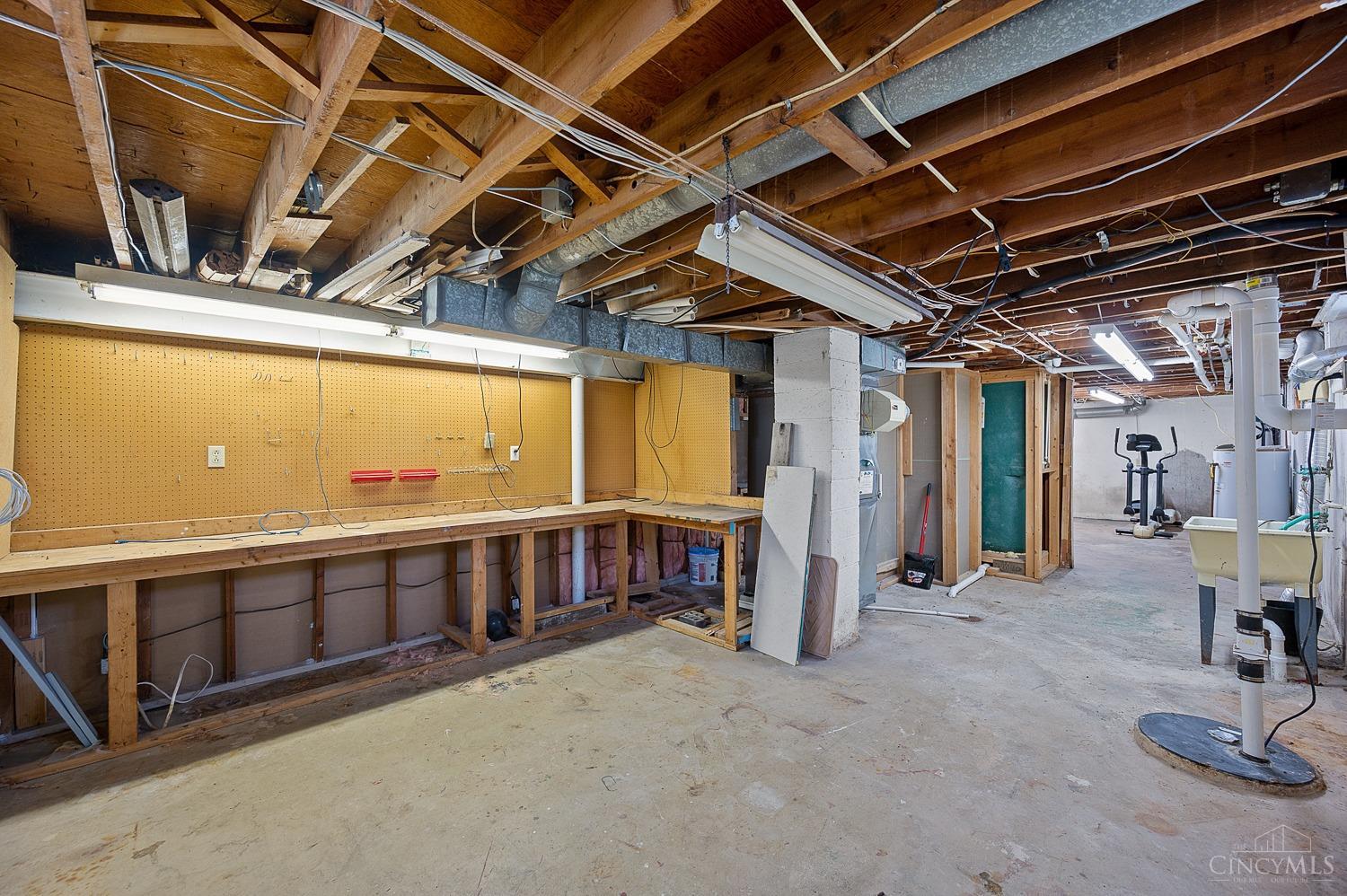 5931 Kay Drive, Fairfield, Ohio image 35