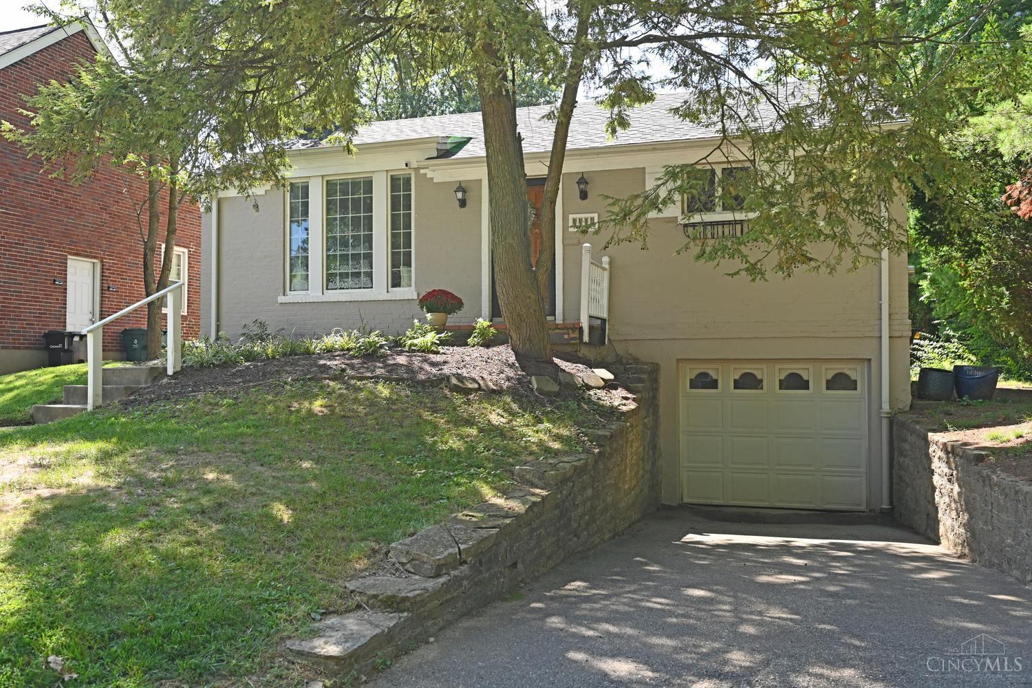 3301 Maplecrest Place
