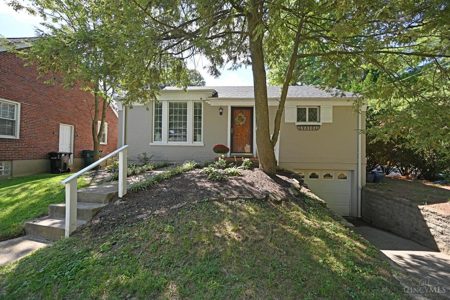 3301 Maplecrest Place