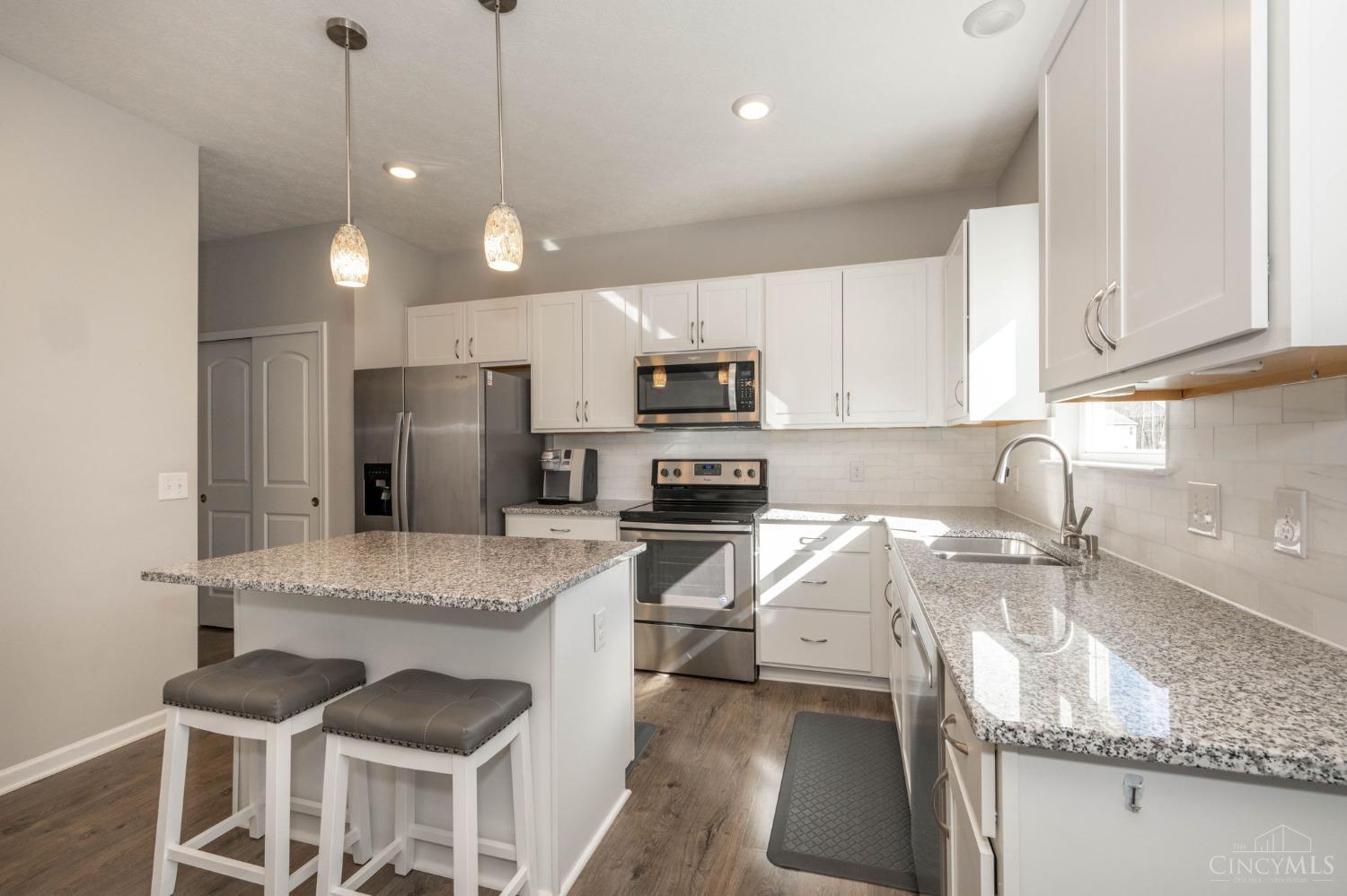 5525 W Mills Drive, Miami Twp, Ohio image 15