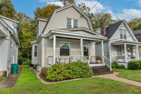 Photo of 4120 Maple Drive, Cincinnati, OH 45209 (MLS # 1860776)