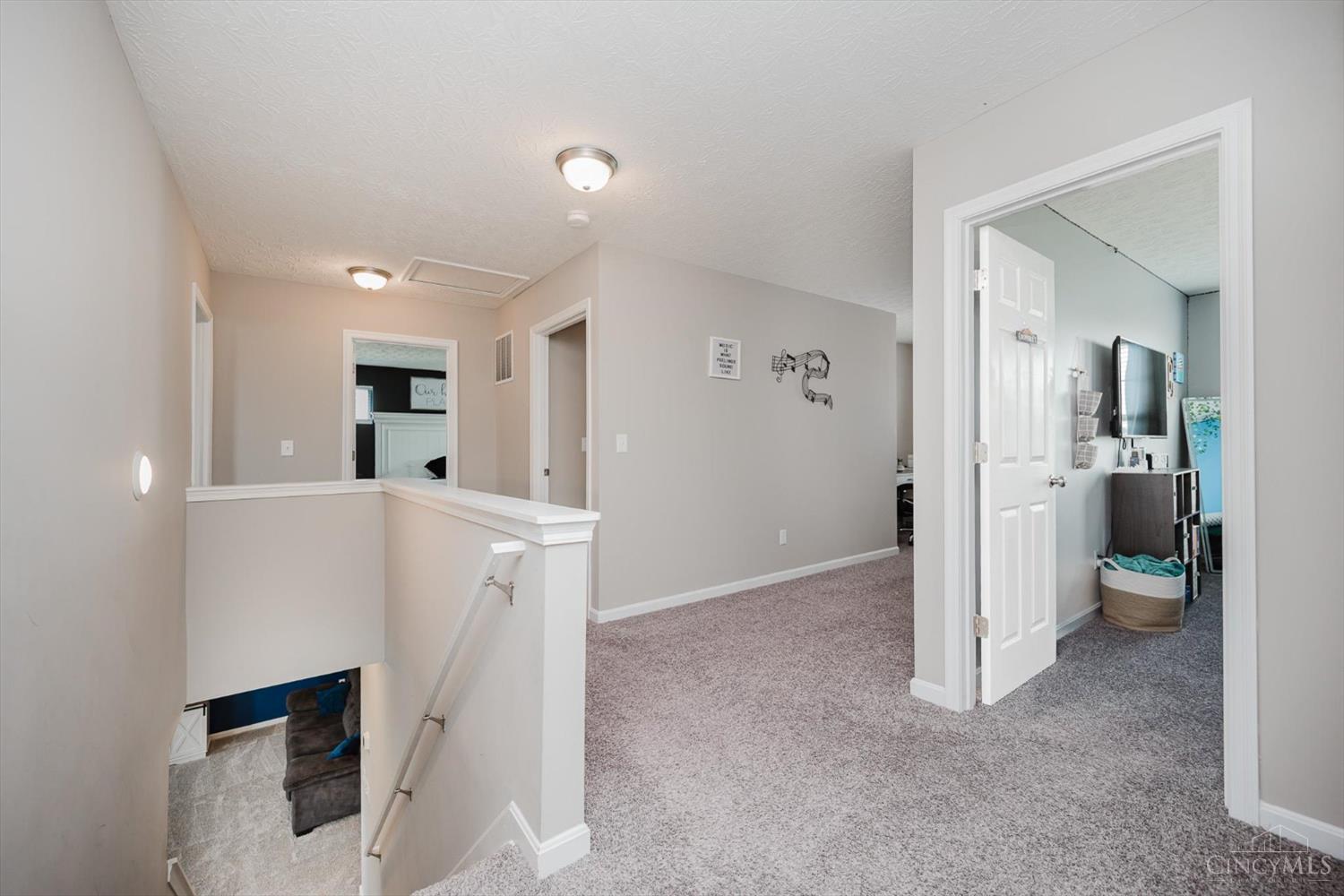 811 Prescot Circle, Trenton, Ohio image 28