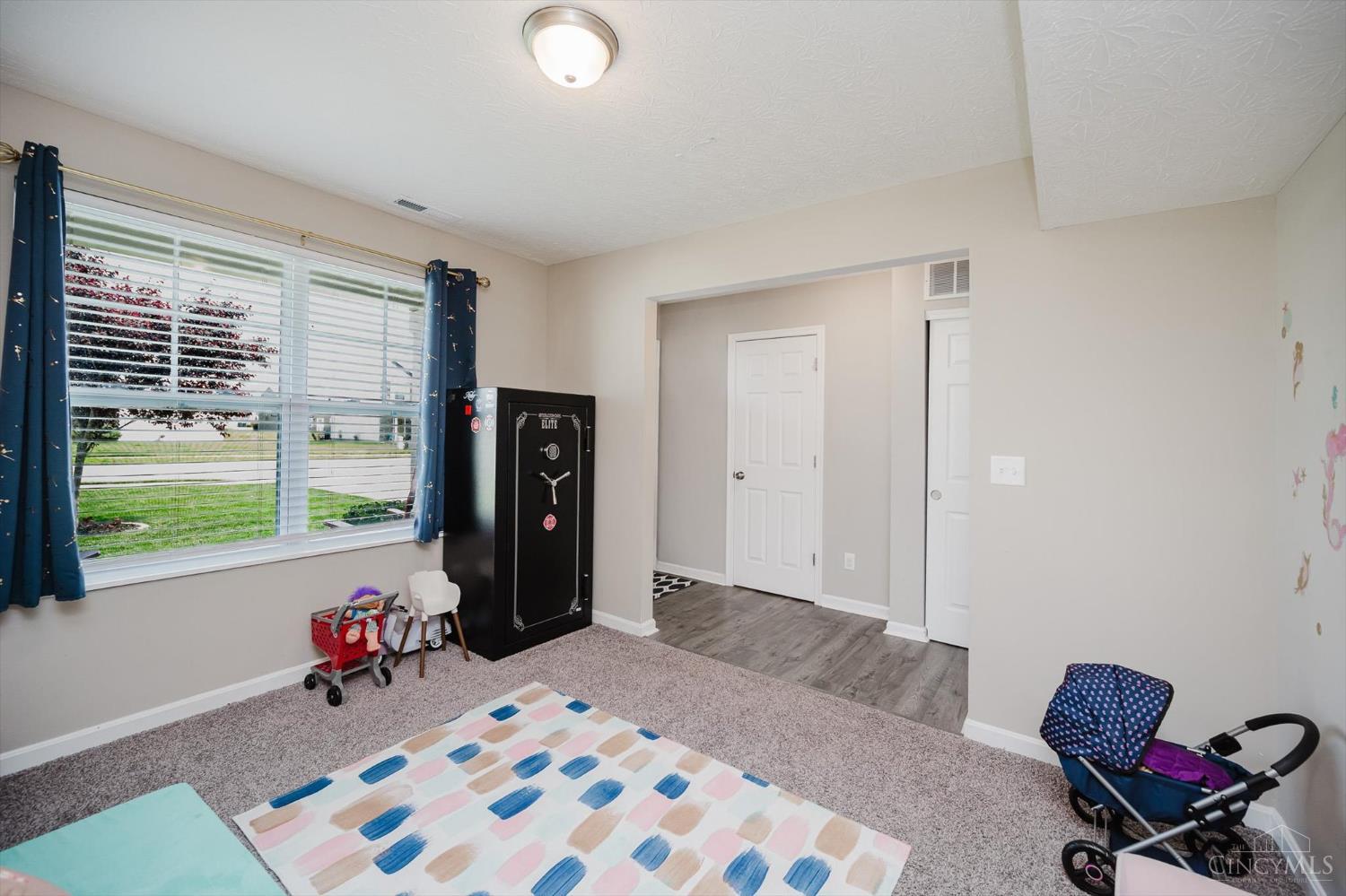 811 Prescot Circle, Trenton, Ohio image 10