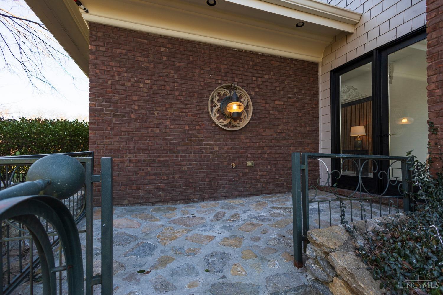 7322 W Observatory Drive, West Chester, Ohio image 2