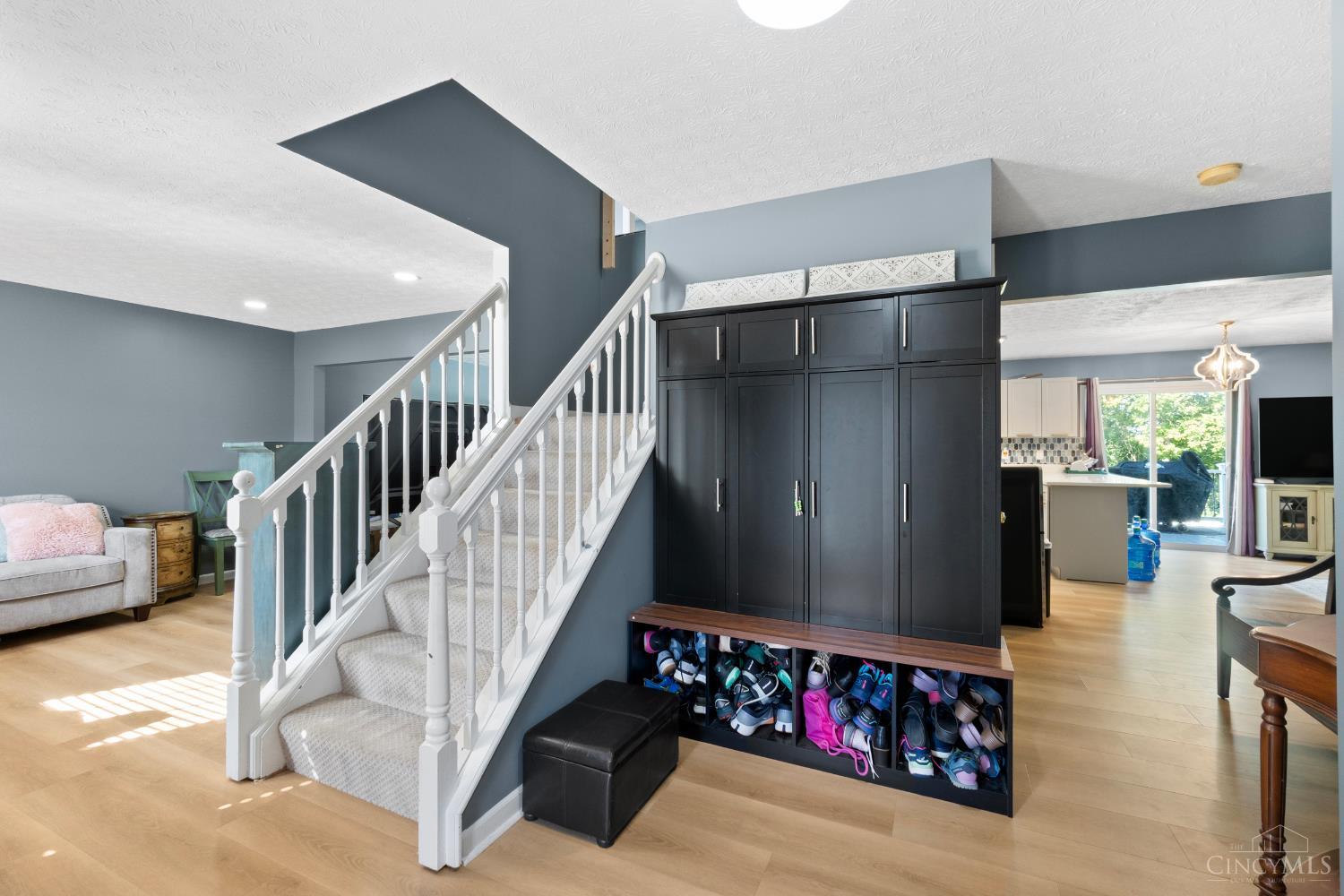 5925 Furlong Way