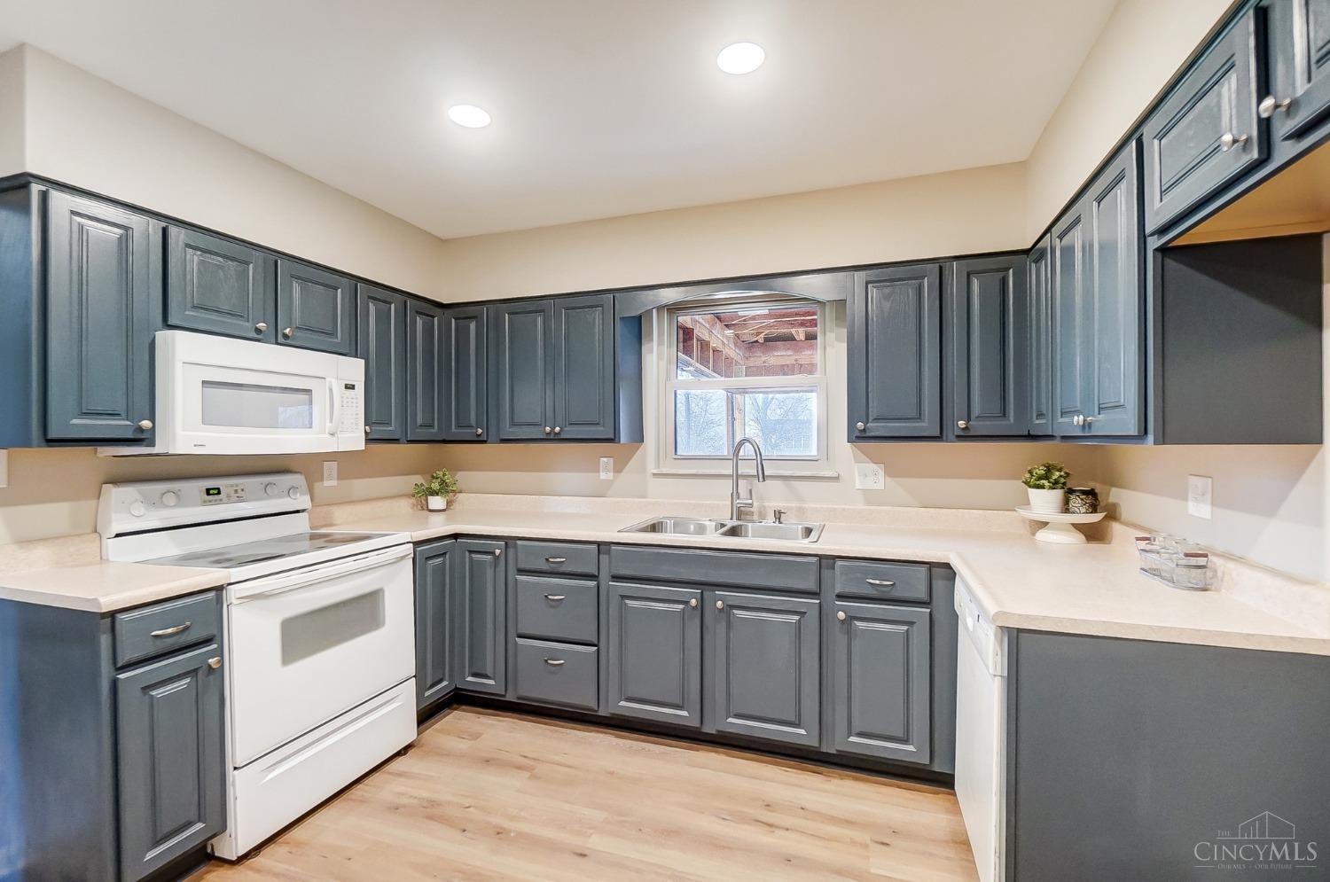 7891 Ell Char Court, West Chester, Ohio image 9