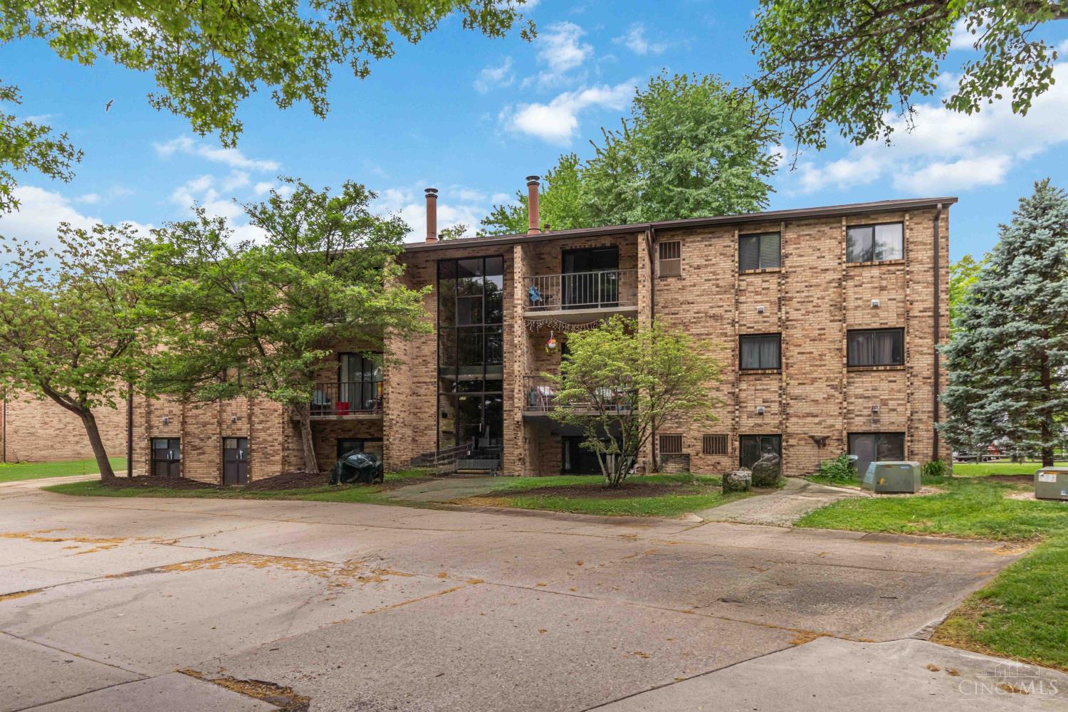 537 Davis Road 12