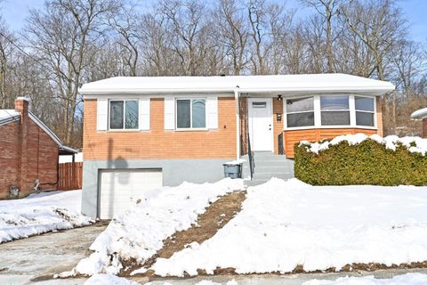 Photo of 2085 N Teralta Circle, Cincinnati, OH 45211 (MLS # 1867637)