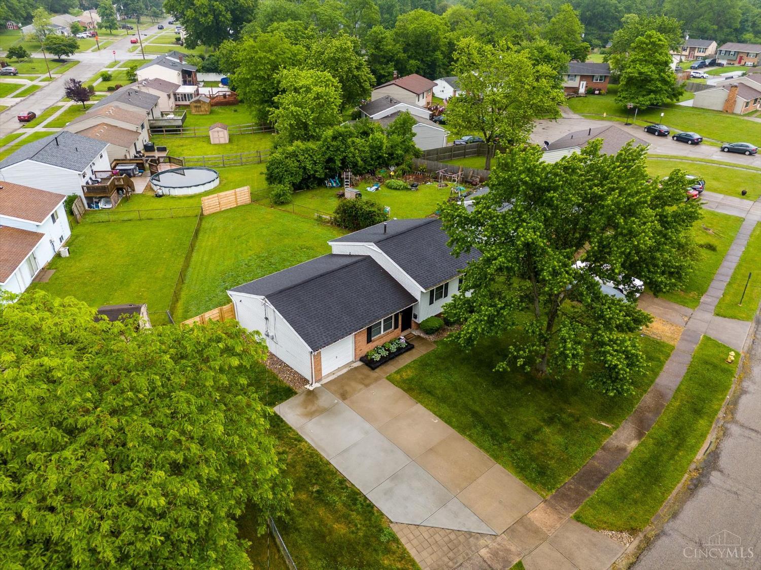 10336 Season Drive, Colerain Twp, Ohio image 2