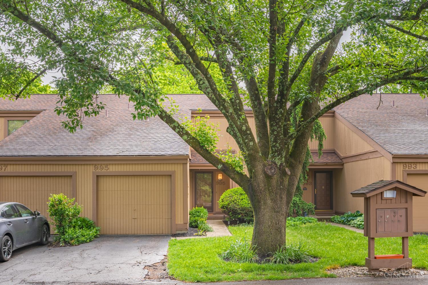 995 Walnut Court