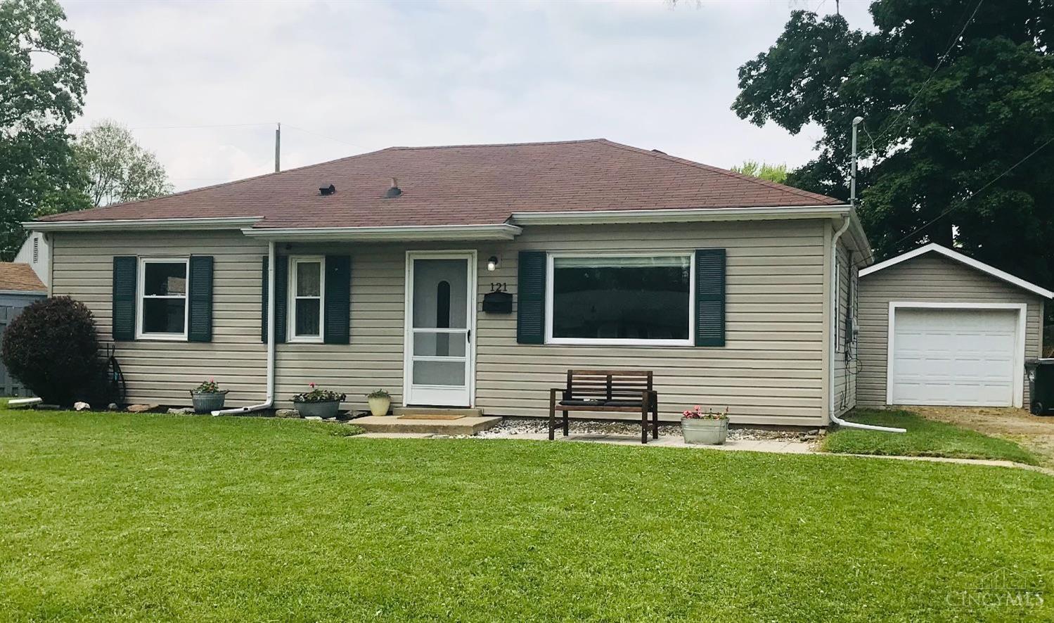 121 Holly Lane, Mason, Ohio image 1