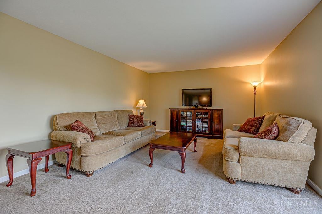 6988 Ruwes Oak Drive