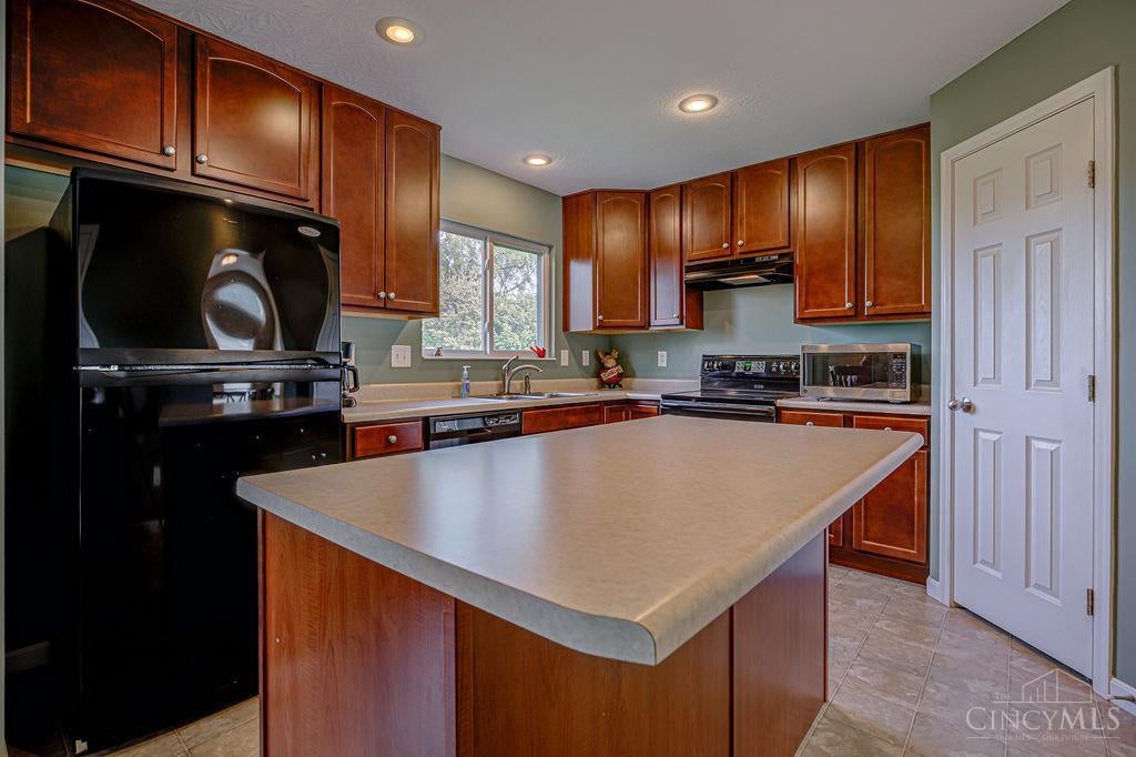 6988 Ruwes Oak Drive