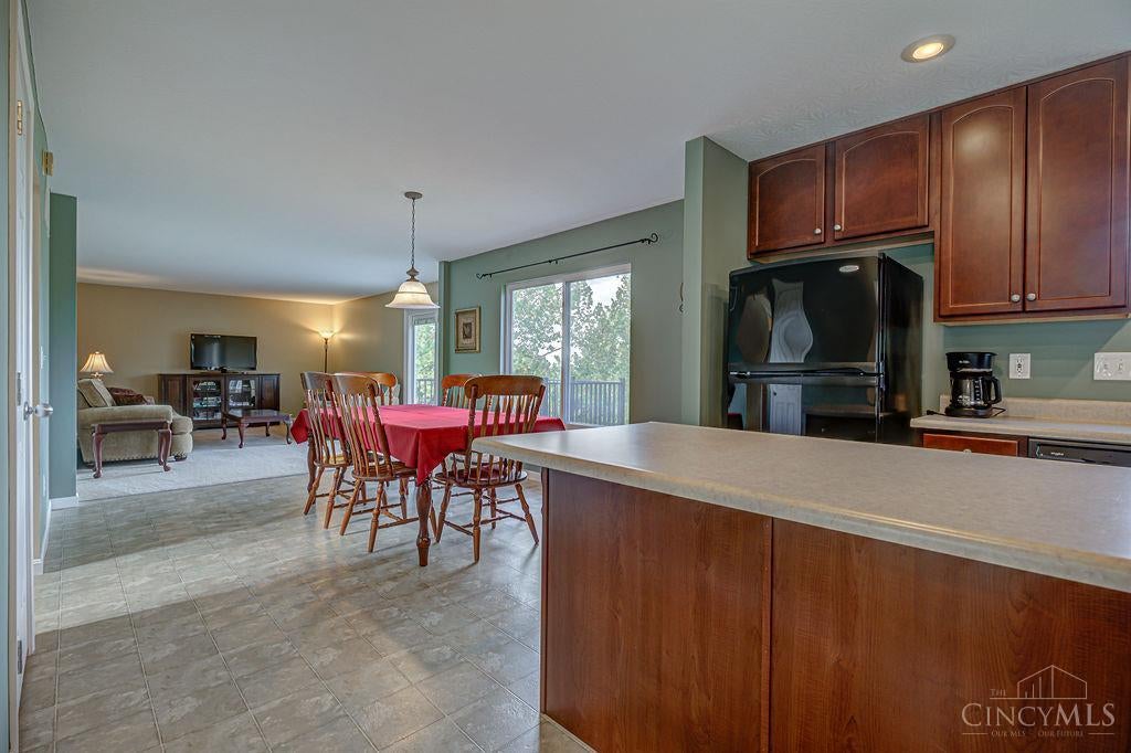 6988 Ruwes Oak Drive