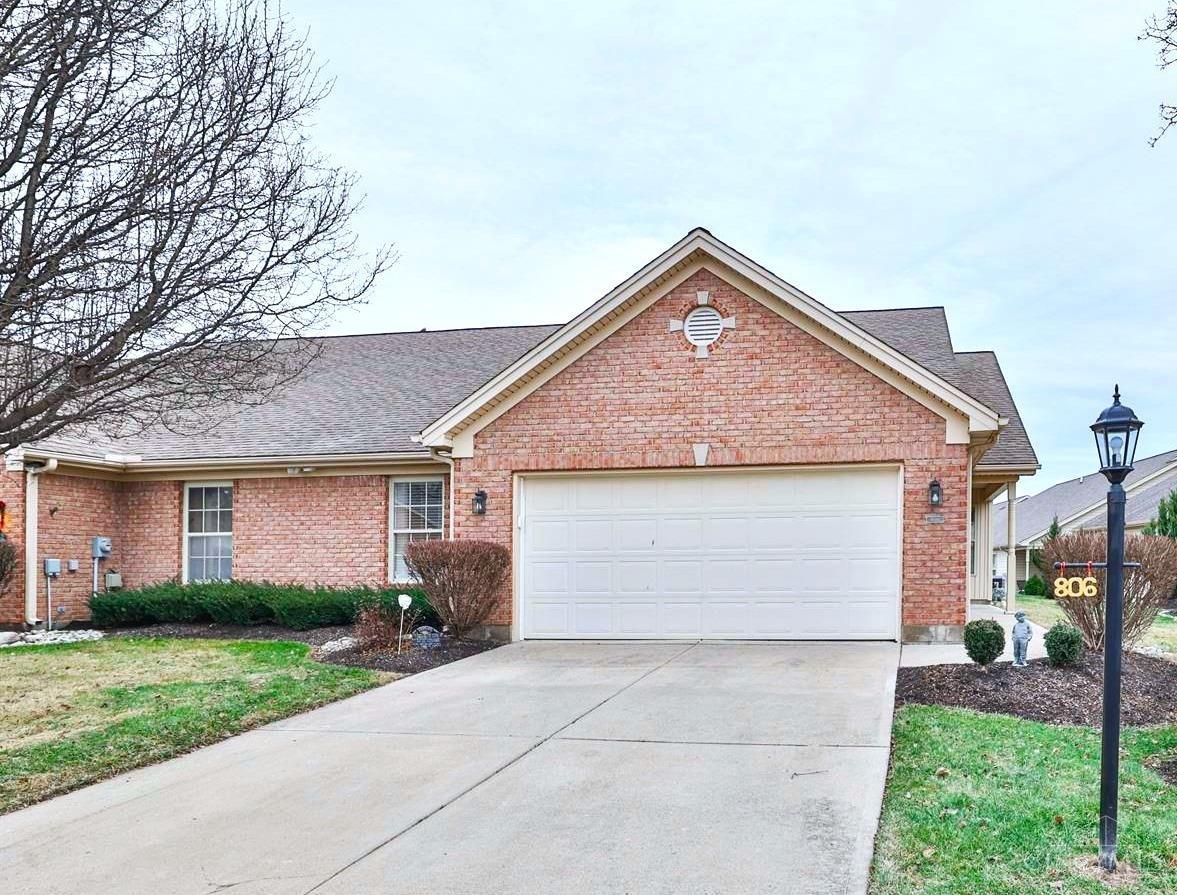 806 Carriage Lane, Trenton, Ohio image 2