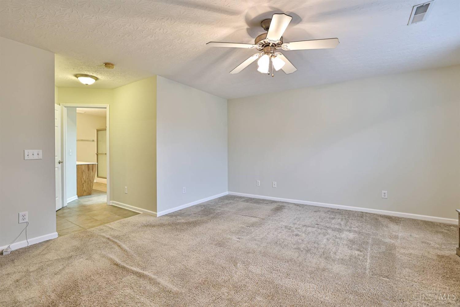 806 Carriage Lane, Trenton, Ohio image 16