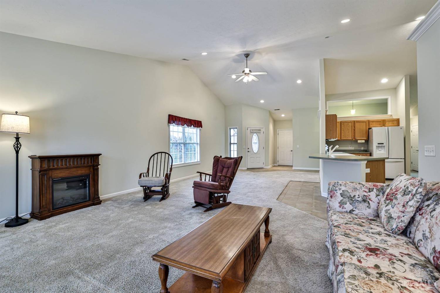 806 Carriage Lane, Trenton, Ohio image 6
