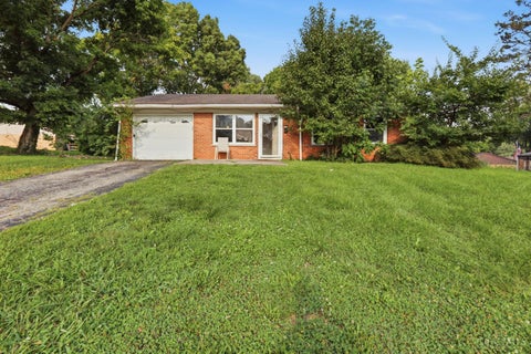 Photo of 9230 Meadowglen Drive, Springfield Township, OH 45231 (MLS # 1889723)