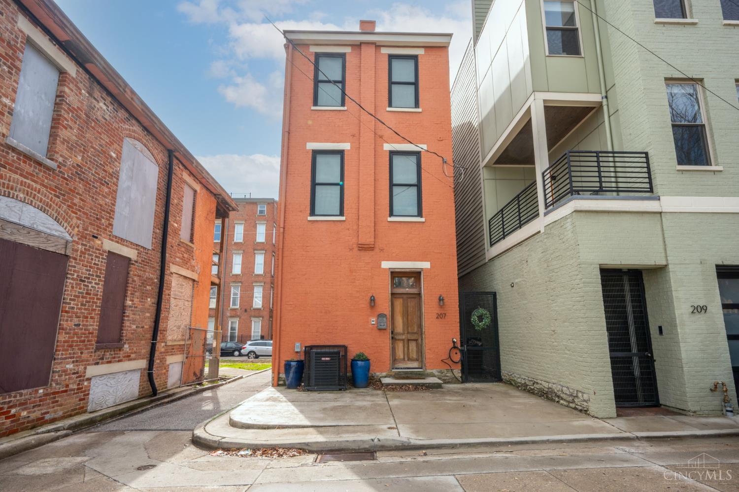 207 Kemp Alley