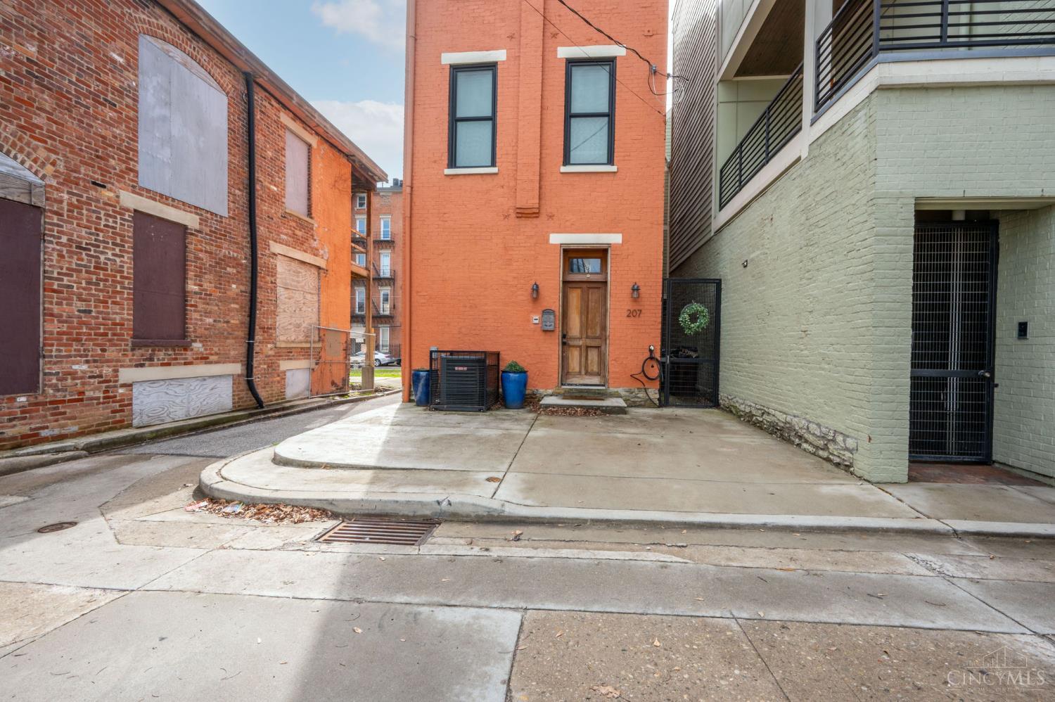 207 Kemp Alley