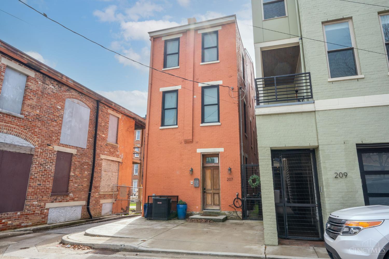 207 Kemp Alley