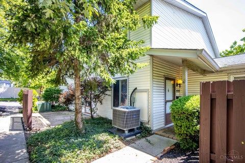 Condo For Sale - 1028 E Crescentville Road<br/> Butler County, West Chester, OH 45246