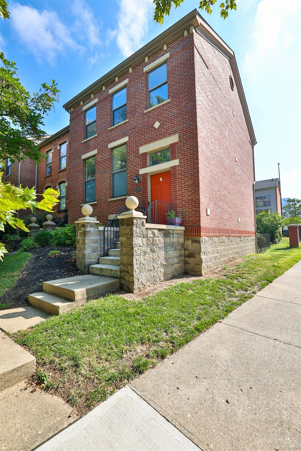 415 Old Court Street
