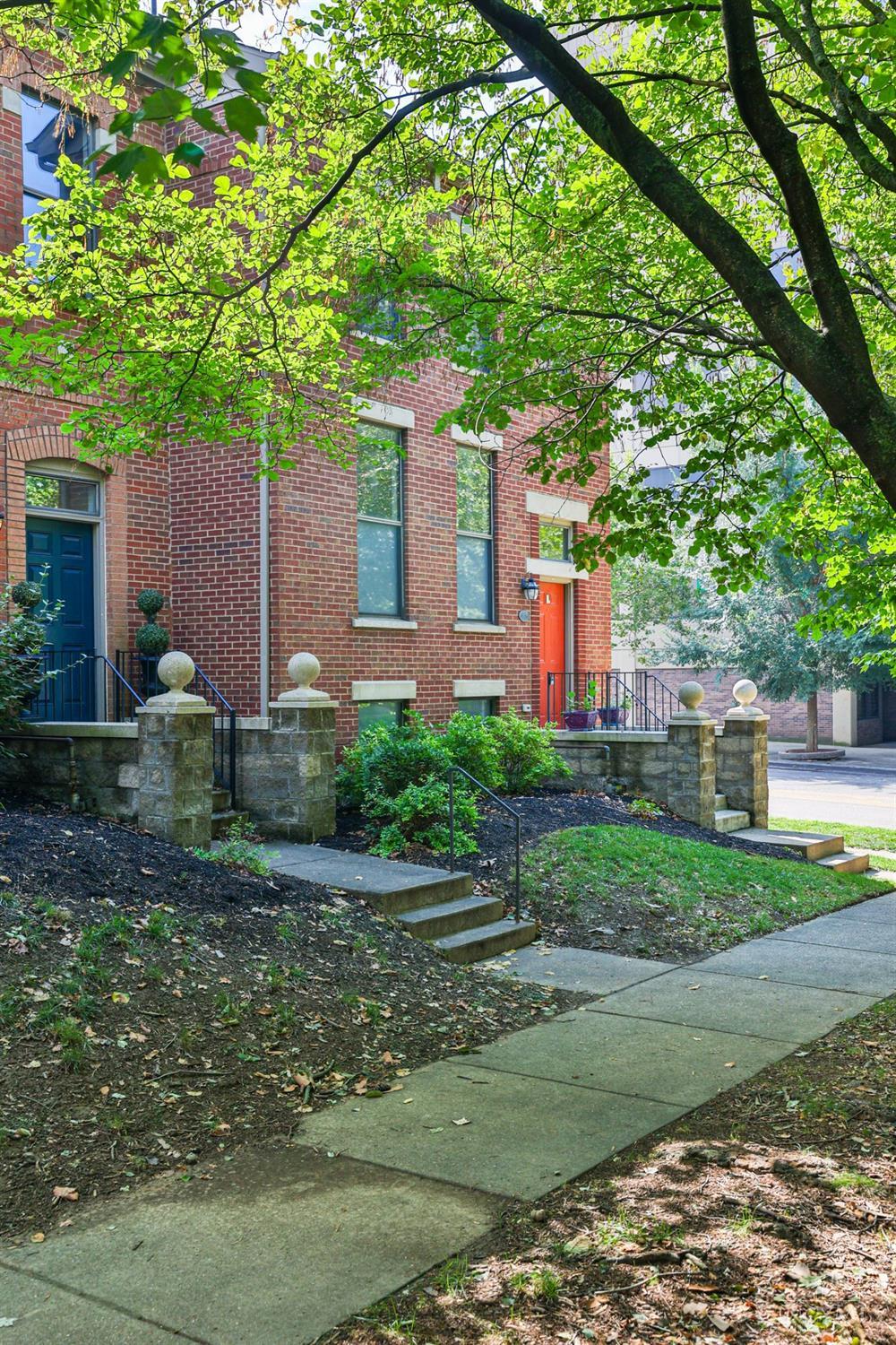 415 Old Court Street