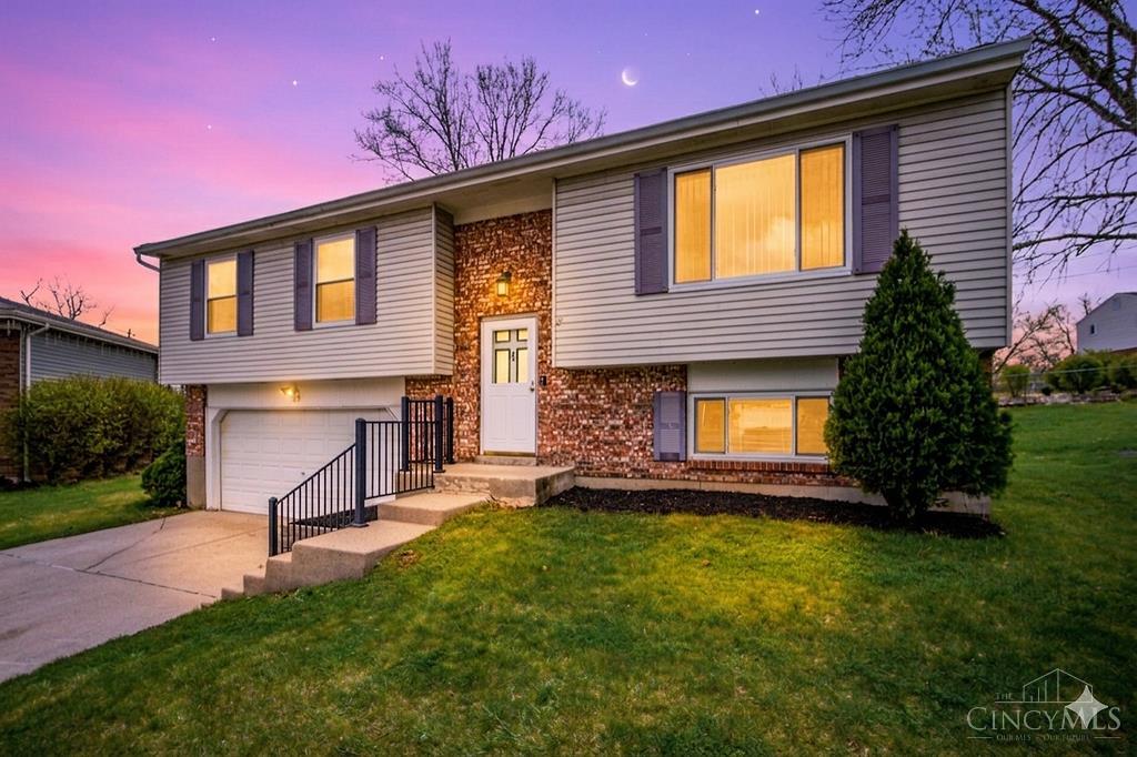 328 Clareknoll Court