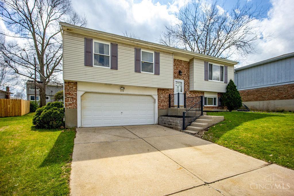 328 Clareknoll Court