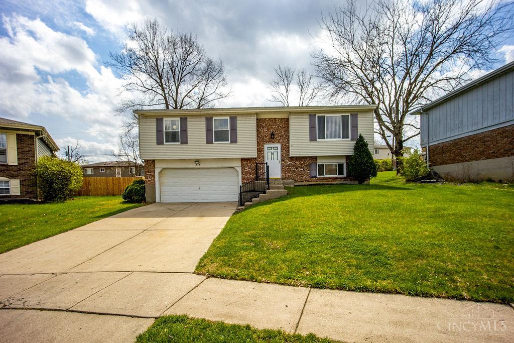 328 Clareknoll Court