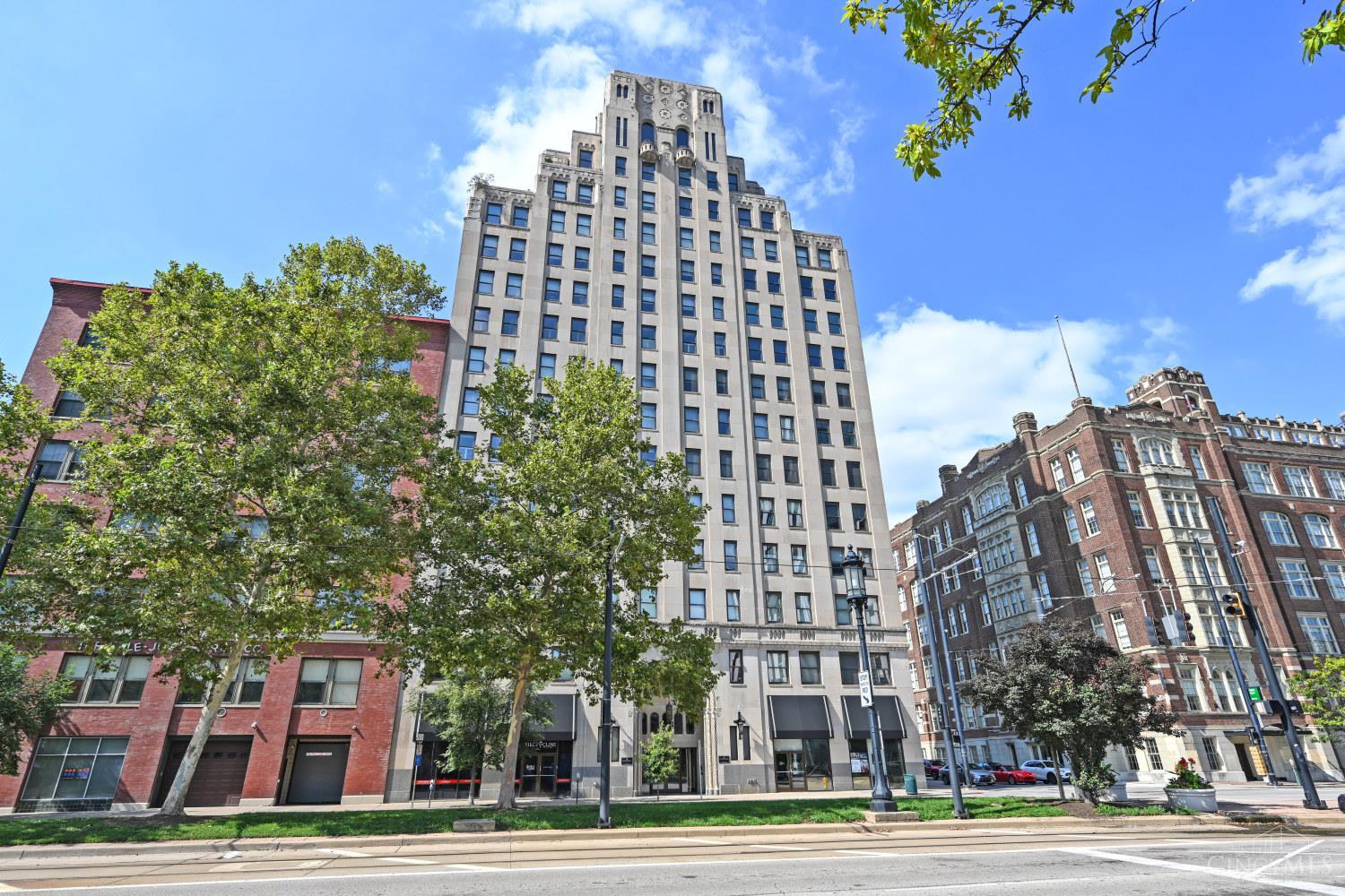 30 E Central Parkway 804